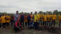 Wartawan Sergai dan Pemdes Bagankuala Tanam Pohon di Pantai Merdeka