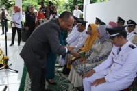 Bupati labuhanbatu Upa-upa 14 Kades Terpilih
