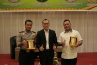 Dr Rudi Pardede SH MH Lounchingkan Buku Keduanya tentang Kejahatan Fenomena Negara