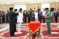  Catur Sugeng Susanto dan Ketua TP-PKK Kampar Dilantik Sisa Jabatan 2017-2022