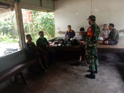 Babinsa Koramil 09/Langgam Sosialisasi TMMD Ke 110 Kodim 0313/KPR Pada Warga