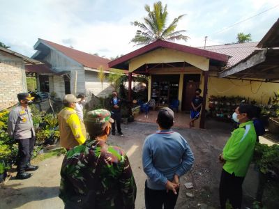 Beri Dukungan, Bupati Siak Alfedri Kunjungi Warga Isoman Di Tualang