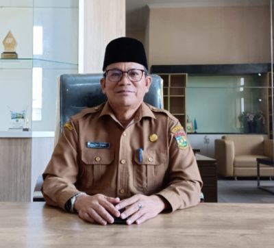 Bibit Unggul Kelapa Sawit Bersubsidi Diserahkan Disbunnakkeswan Kampar Kepada 100 Petani