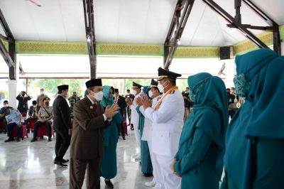 Bupati Alfedri - Wabup Husni Merza Dilantik Gubri H. Syamsuar