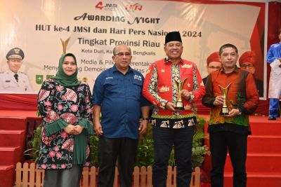 Bupati Bengkalis Kasmarni,Siak dan Pelalawan Raih Penghargaan JMSI Riau Award 2024