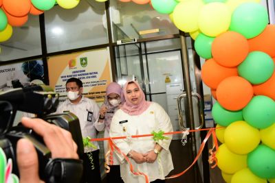 Bupati Bengkalis meresmikan Laboratorium Polymerase Chain Reaction( PCR)