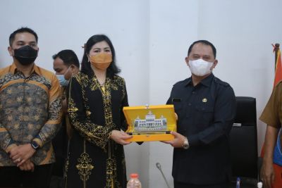 Bupati Erik Ingin Mutu Pendidikan Dilabuhanbatu Terus Meningkat