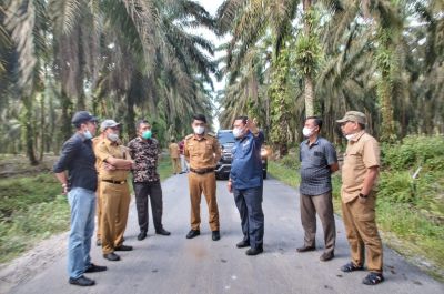 Bupati Kampar Tekankan PUPR Tuntaskan Pembangunan Jalan Penghubung Desa