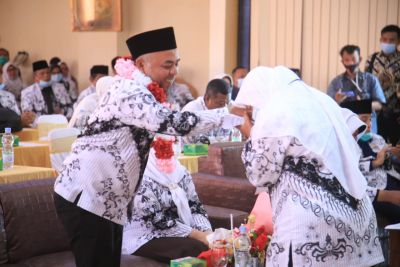 Bupati Labuhanbatu Menghadiri Pelantikan Pengurus PGRI Kabupaten Labuhanbatu Periode 2020-2025
