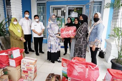 Camat Mandau di wakilkan Sekretaris,Penyerahan Bantuan Kepada Keluarga Terkena Musibah Kebakaran