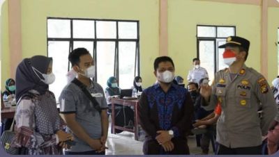 Camat Mandau Tinjau Vaksinasi Gabungan di Kelurahan Balik Alam dan Batang Serosa di Duri