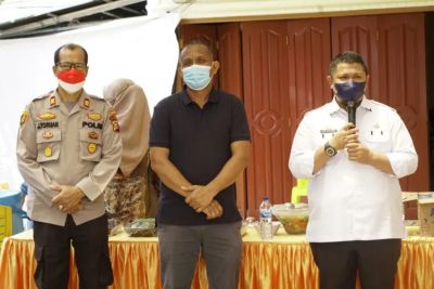 Camat Riki Rihardi , Bersama Kapolsek Mandau Tinjau Pelaksanaan Vaksinasi di Babussalam Duri
