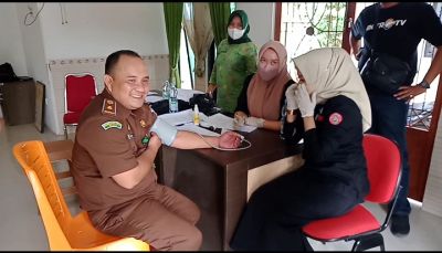 Cegah Penyebaran Covid-19, Kejari Kampar Laksanakan Vaksinasi Booster di Lingkungan Kejaksaan