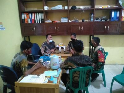 Dalam Rangka Mendukung Giat TMMD Ke 110 Kodim 0313/KPR, Babinsa Koramil /09 Langgam Komsos