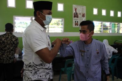 Dinkes Labuhanbatu Berikan Vaksinasi kepada 150 Pelajar SMKS Al - Azis