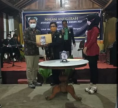 Diskominfotik Siak, Riau berhasil meraih dua penghargaan Lembaga Penyiaran Publik Lokal  Award 2021