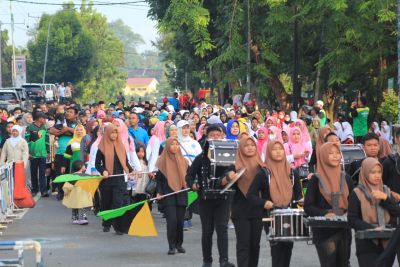 Gerak Jalan Kerukunan Kemenag Dilepas Drs. Sarimpunan