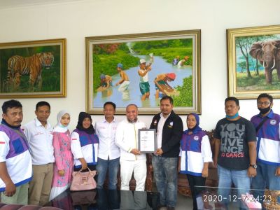 H.Andi Suhaimi Dalimunthe ST.MT Terima Penghargaan Dari LPA