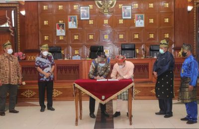 Lima BUMD Dan Kejari Siak  Tandatangani MoU Bantuan Hukum Bidang Perdata dan Tata Usah Negara