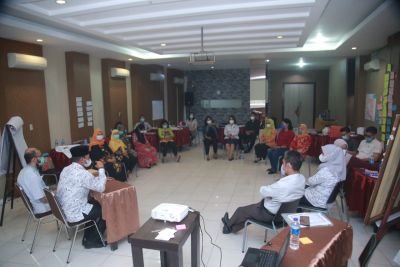 Kadinkes Labuhanbatu Tutup TOT Fasilitator SMART Advocasi KBPP