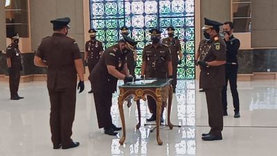 Kajati Riau Lantik 6 Kajari, Suhendri Pejabat Kajari Lama, Duduki Jabatan Kajari Tuban