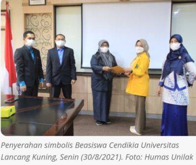 Luar Biasa, Dosen Unilak Sisihkan Uang Sertifikasi untuk Beasiswa 36 Mahasiswa