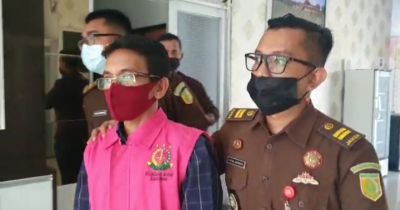 Eks Kades Koto Perambahan Ditahan Kejari Kampar