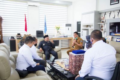Pemkab Labuhanbatu  Menerima Rewads Dari PT.PLN UP.3 Rantauprapat