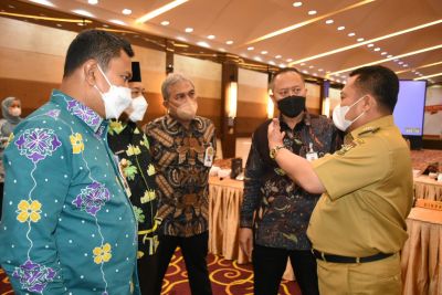 Pimpinan Baru Bank Riau, Bupati Kampar Catur Minta Berikan Kontribusi Lebih