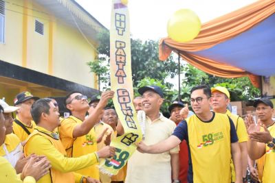 Pj Bupati Kampar Lepas Gerak Jalan Santai HUT Golkar ke 58