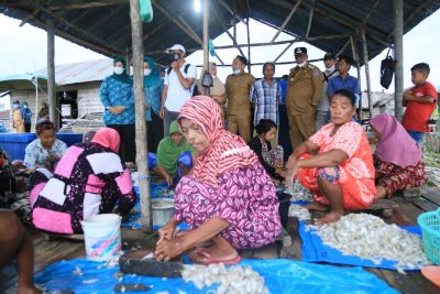 PJ. Bupati Labuhanbatu Tetapkan Tiga Desa Menjadi Kawasan Kampung Nelayan Maju