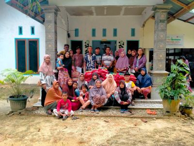 PT Permata Citra Rangau Bagikan  Paket Sembako awal tahun 2023 untuk warga