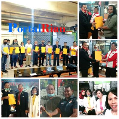 Sahat Kennedy Silaen Ketua Umum,Memberikan Surat (SK) Pengesahan Kepengurusan DPP-GWI