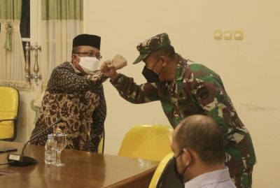 Sekda Arfan Mengikuti Rakev Virtual Perkembangan Pelaksanaan PPKM Mikro