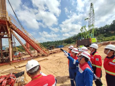 Tinjau Lapangan Pengeboran, Manajemen PHR Kembali Tegaskan Pentingnya Keselamatan Kerja ke Mitra