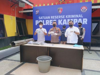 Ungkap Pelaku Perampokan dan Pembunuhan di Muara Jalai, Polres Kampar Gelar Konferensi Pers