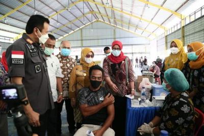 Wabup Labuhanbatu Menghadiri Vaksinasi Massal