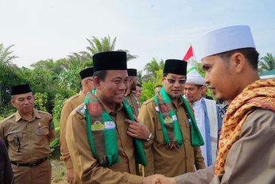 Wabup Rohil Hadiri Wisuda Pertama Santri Ponpes AS Sunnah