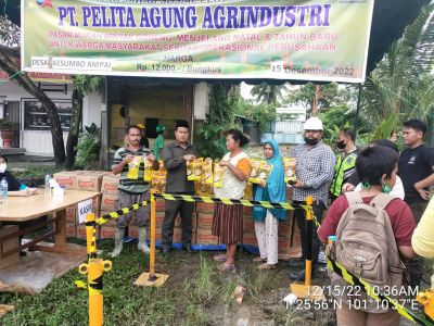 Warga Kesumbo Ampai Serbu Pasar Murah Minyak Goreng dari PT.PAA